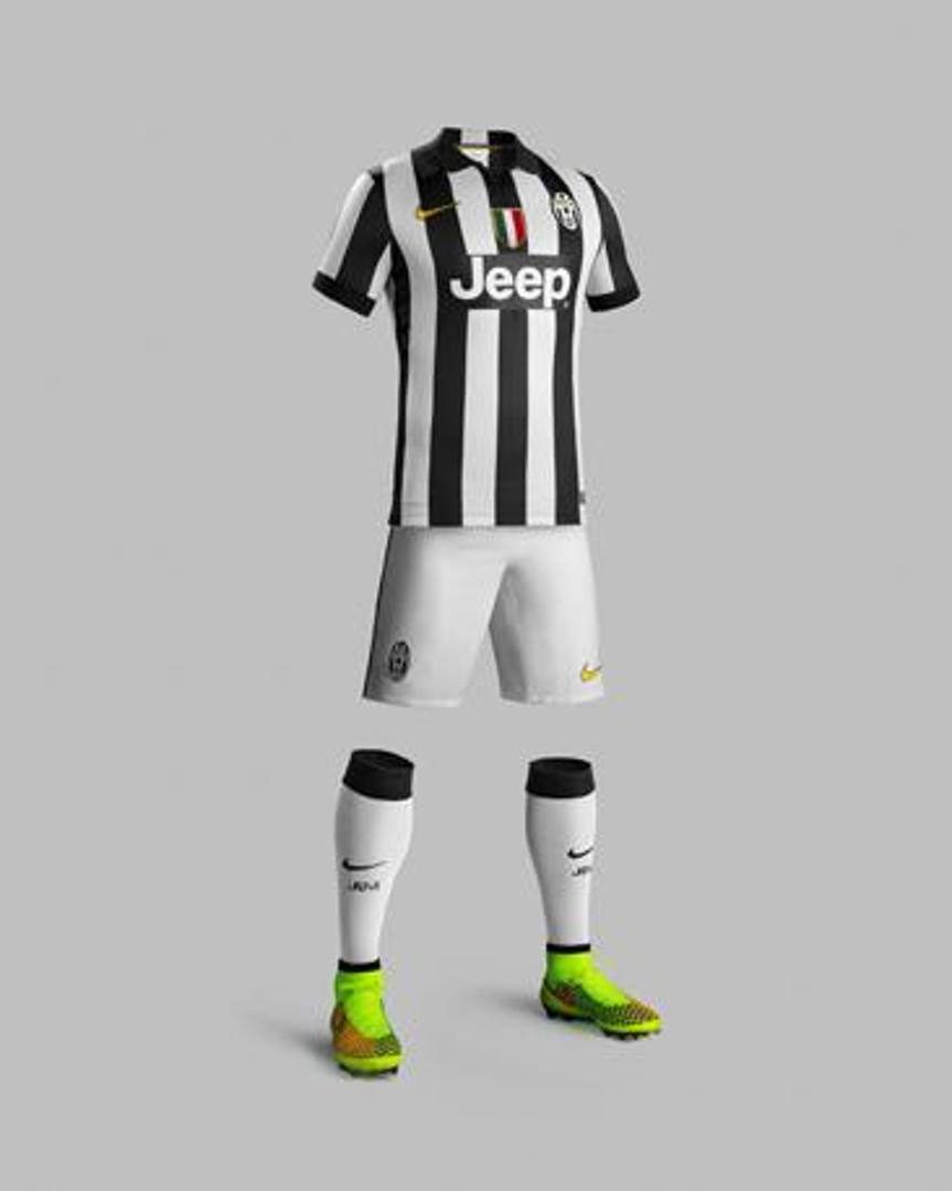 Nuova maglia hotsell juve 2015